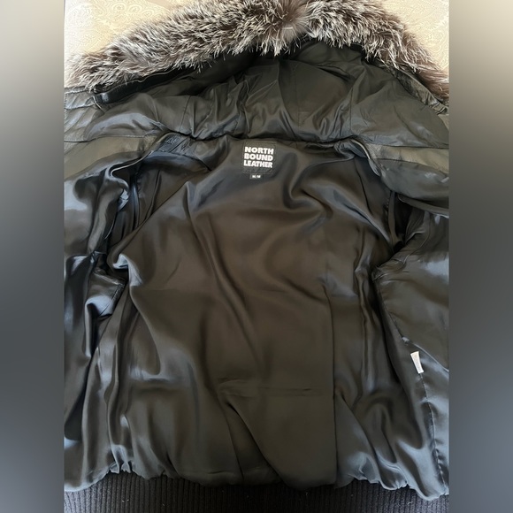 Northbound leather puffer size M - Picture 7 of 7